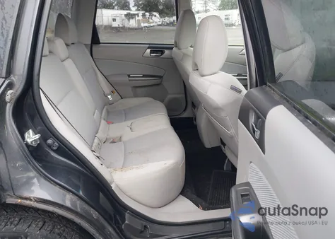 2011 Subaru Forester 2.5X Premium z USA, uszkodzony, nr VIN JF2SHBDC7BH779243